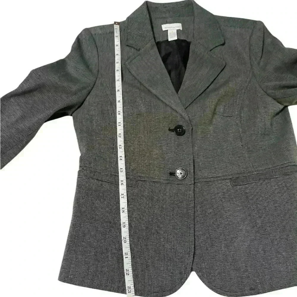 Charter Club Women’s size 6 black and white the Blaise’s, black buttons. Classic - Picture 8 of 10
